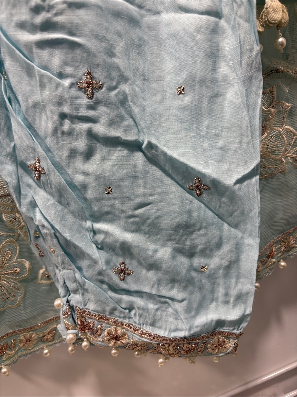 Sana Safinaz L Elegant Light Green/Sky Blue Embroidered Kurta Set - Picture 12 of 15